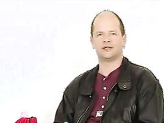 Omi Gudrun ist von alles Dildos ueberzeugt