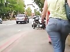 Mommy Woman with Huge Booty Wobble