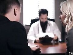 Doctor offers to impregnate wife of infertile couple